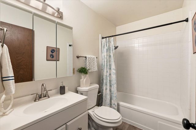 12755 Shockley Ct, Auburn, CA 95603