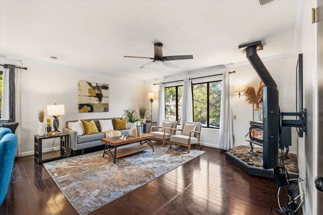 12755 Shockley Ct, Auburn, CA 95603