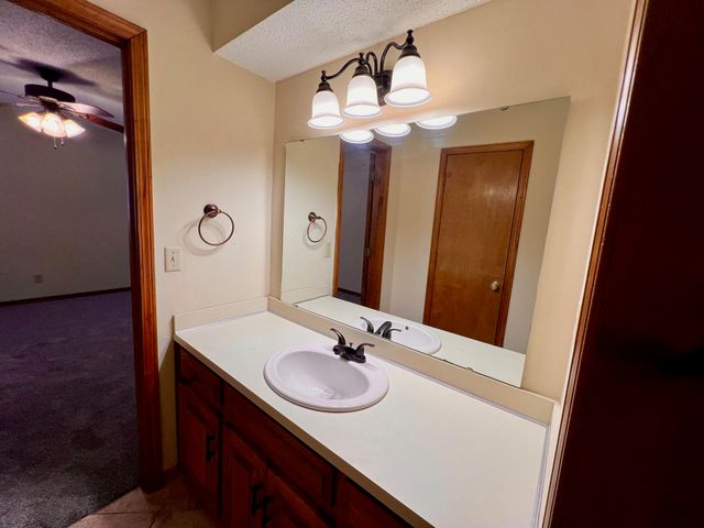 3749 N Pickwick Avenue, Springfield, MO 65803