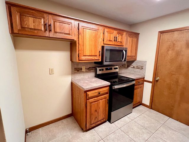 3749 N Pickwick Avenue, Springfield, MO 65803