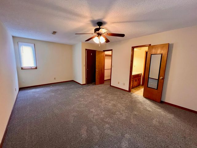 3749 N Pickwick Avenue, Springfield, MO 65803