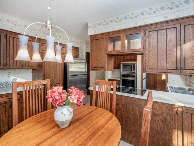 866 Cheri Lane, Mendota Heights, MN 55120