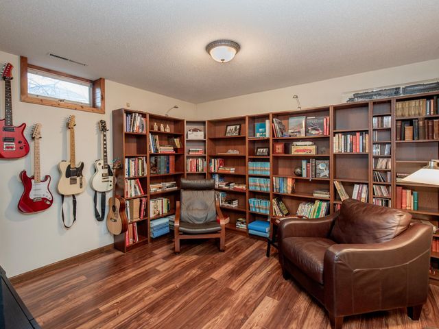 866 Cheri Lane, Mendota Heights, MN 55120