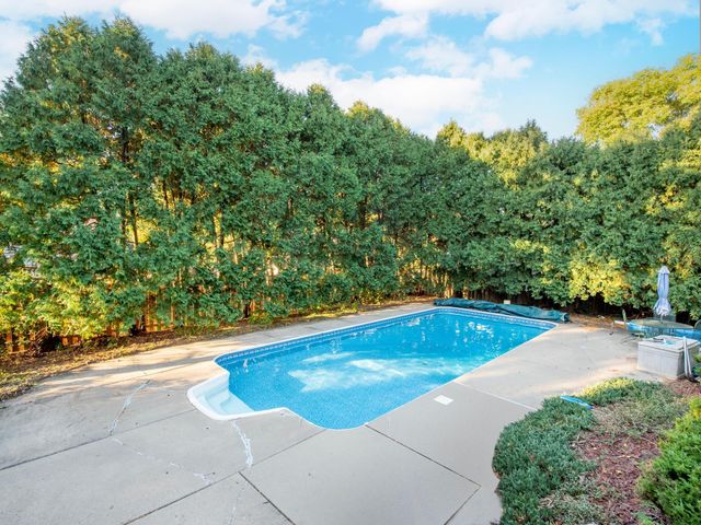 866 Cheri Lane, Mendota Heights, MN 55120