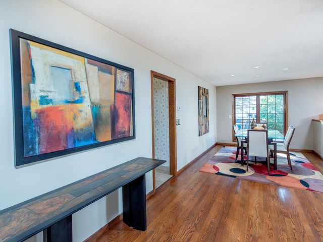 866 Cheri Lane, Mendota Heights, MN 55120