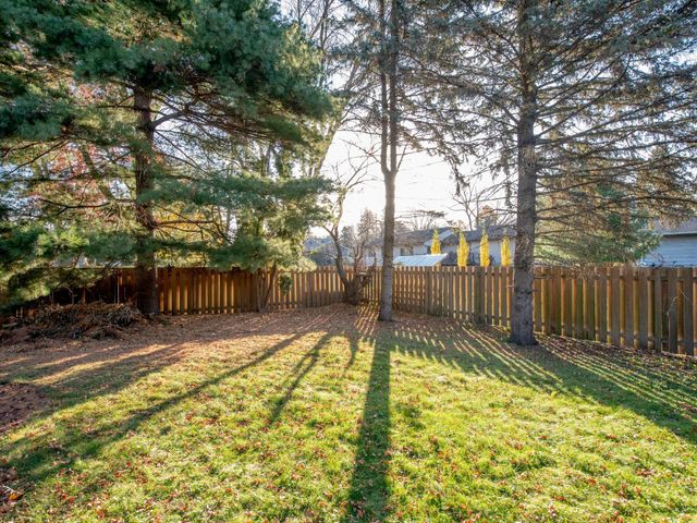 866 Cheri Lane, Mendota Heights, MN 55120