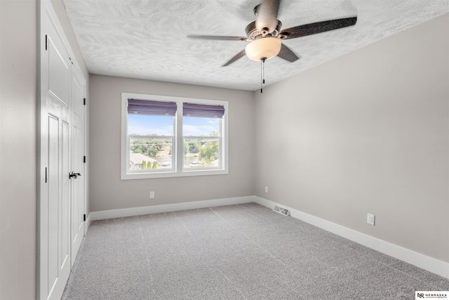 1047 Beaver Lake Boulevard, Plattsmouth, NE 68048
