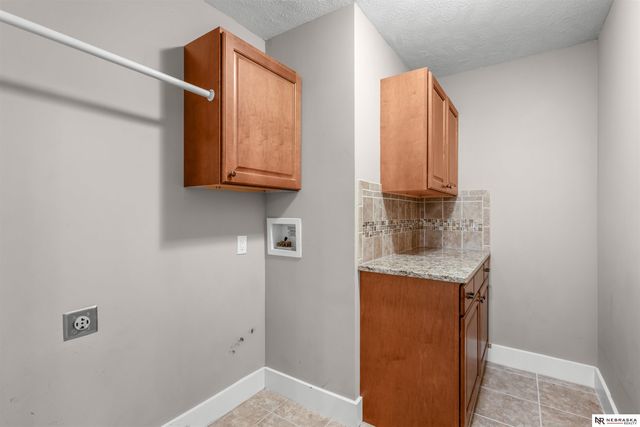 1047 Beaver Lake Boulevard, Plattsmouth, NE 68048