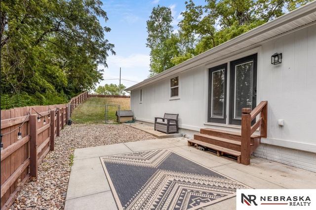 1047 Beaver Lake Boulevard, Plattsmouth, NE 68048