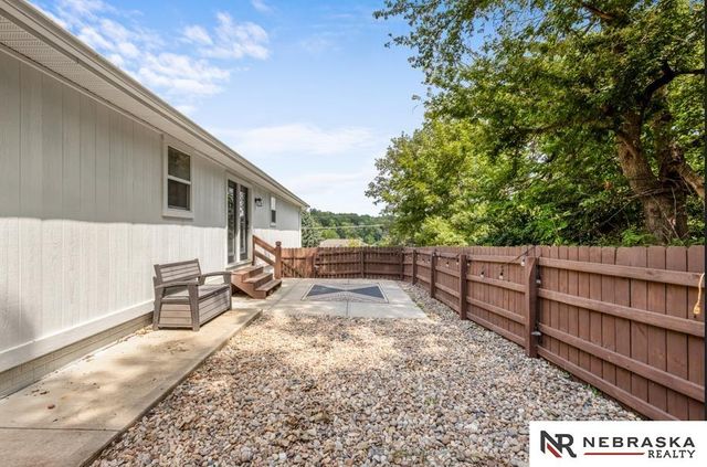 1047 Beaver Lake Boulevard, Plattsmouth, NE 68048
