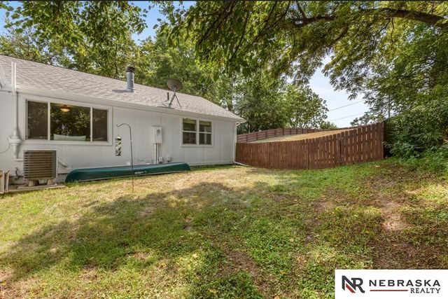 1047 Beaver Lake Boulevard, Plattsmouth, NE 68048