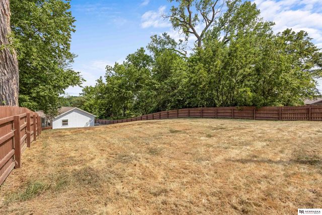 1047 Beaver Lake Boulevard, Plattsmouth, NE 68048