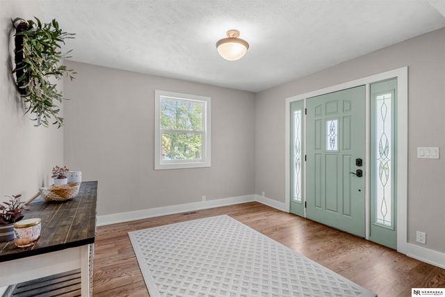1047 Beaver Lake Boulevard, Plattsmouth, NE 68048