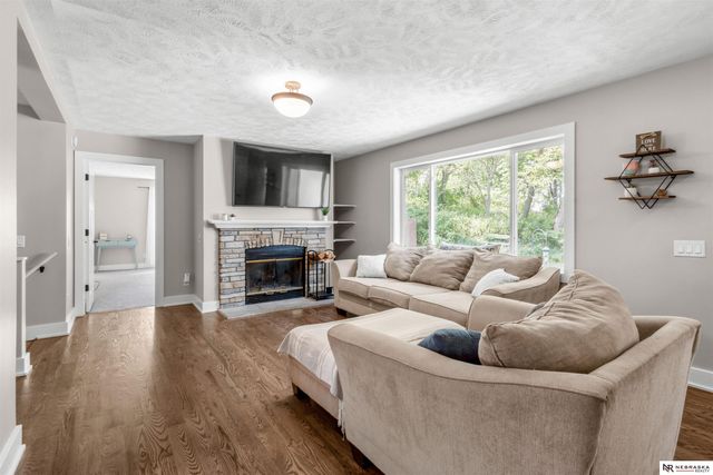 1047 Beaver Lake Boulevard, Plattsmouth, NE 68048