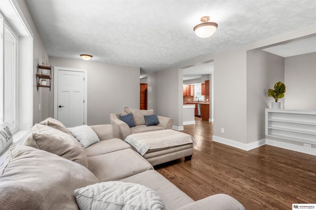 1047 Beaver Lake Boulevard, Plattsmouth, NE 68048