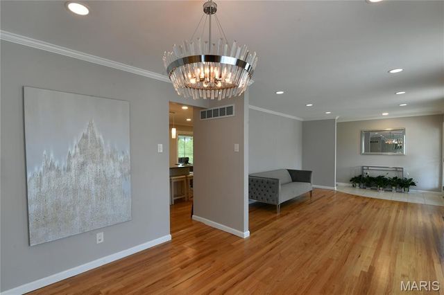 965 Orchard Lakes Drive, St Louis, MO 63146