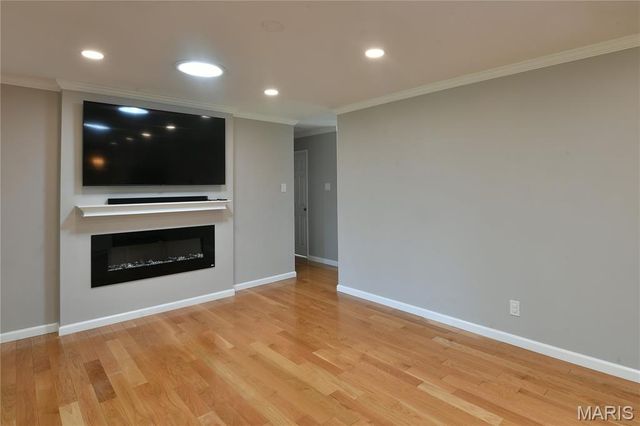 965 Orchard Lakes Drive, St Louis, MO 63146