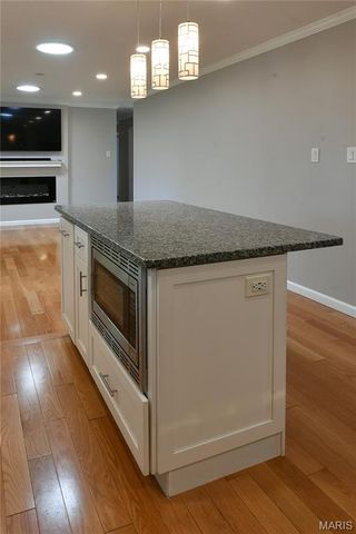 965 Orchard Lakes Drive, St Louis, MO 63146