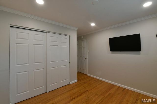 965 Orchard Lakes Drive, St Louis, MO 63146