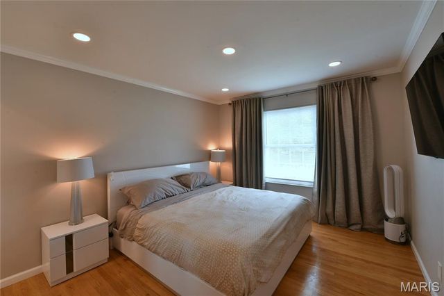 965 Orchard Lakes Drive, St Louis, MO 63146