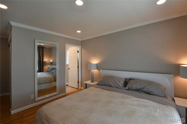 965 Orchard Lakes Drive, St Louis, MO 63146