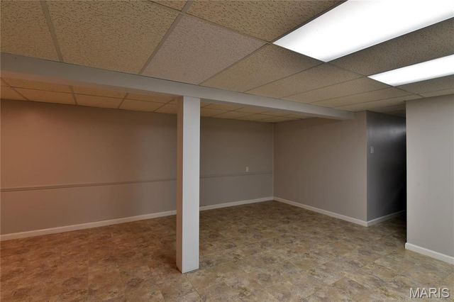 965 Orchard Lakes Drive, St Louis, MO 63146
