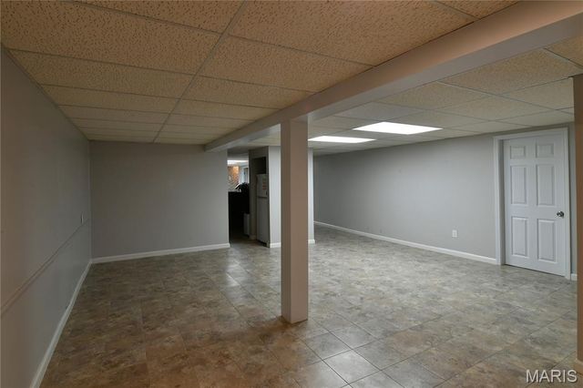 965 Orchard Lakes Drive, St Louis, MO 63146