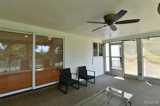 965 Orchard Lakes Drive, St Louis, MO 63146