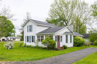 17 College Avenue, Greece, NY 14515