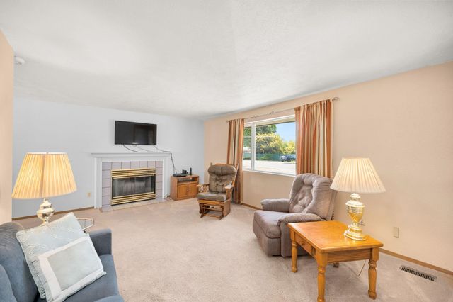 14517 E Broadway Ave, Spokane Valley, WA 99216