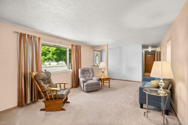 14517 E Broadway Ave, Spokane Valley, WA 99216