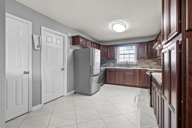 147 Nicole Lane, Crestview, FL 32539