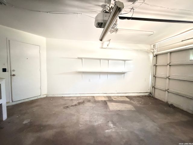 7423 CORIAN PARK DR, San Antonio, TX 78249