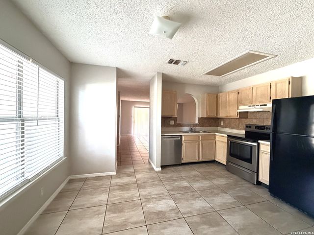 7423 CORIAN PARK DR, San Antonio, TX 78249
