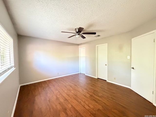 7423 CORIAN PARK DR, San Antonio, TX 78249