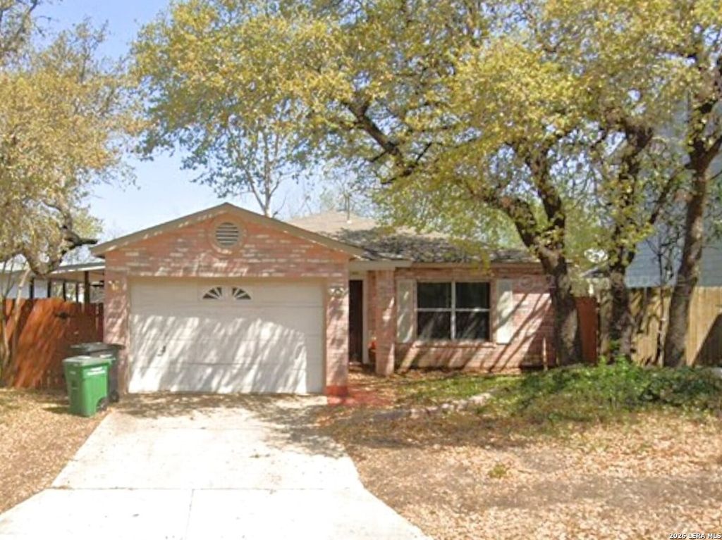 7423 CORIAN PARK DR, San Antonio, TX 78249