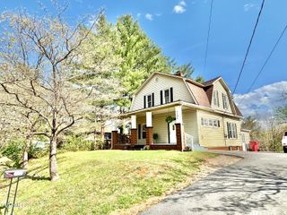 1104 King Springs Road, Johnson City, TN 37601
