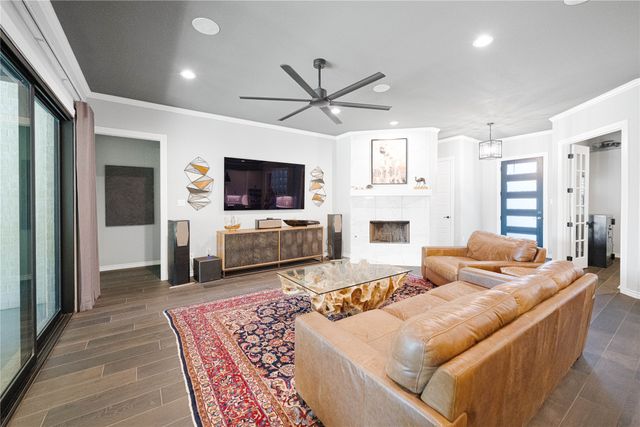 1024 Whisper Willows Drive, Fort Worth, TX 76052