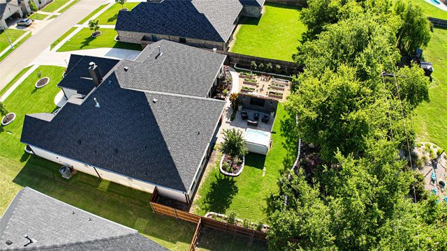 1024 Whisper Willows Drive, Fort Worth, TX 76052