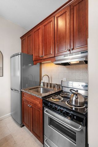 17 Follen St 3F, Boston, MA 02116