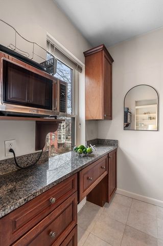 17 Follen St 3F, Boston, MA 02116