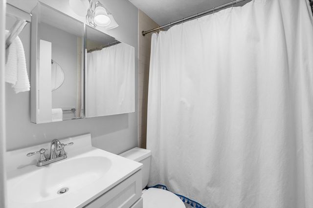 17 Follen St 3F, Boston, MA 02116