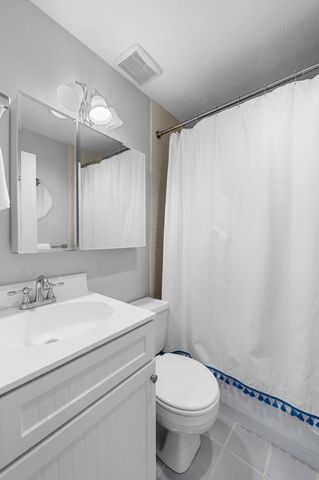 17 Follen St 3F, Boston, MA 02116