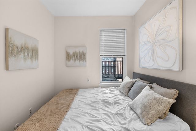 17 Follen St 3F, Boston, MA 02116