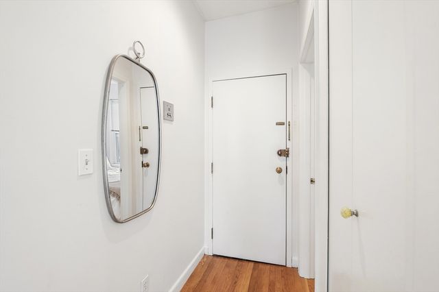 17 Follen St 3F, Boston, MA 02116