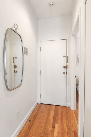 17 Follen St 3F, Boston, MA 02116