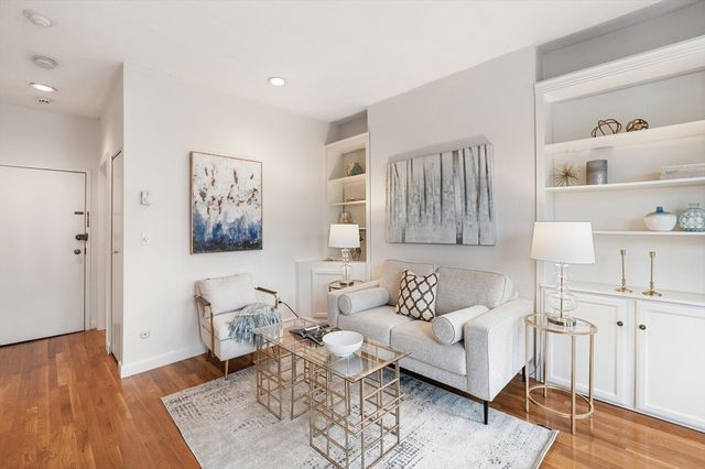 17 Follen St 3F, Boston, MA 02116