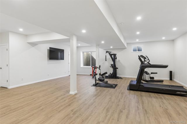 6 Margareta Court, Westhampton Beach, NY 11978