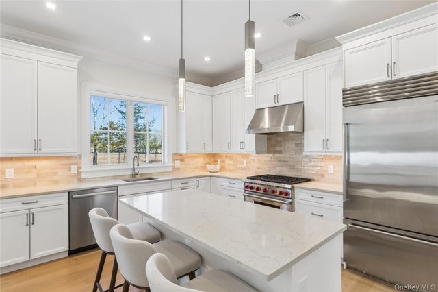 6 Margareta Court, Westhampton Beach, NY 11978