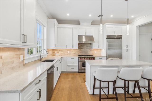 6 Margareta Court, Westhampton Beach, NY 11978